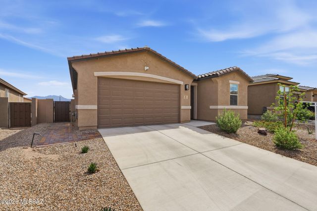693 W Calle Las Varitas, Sahuarita, AZ 85629