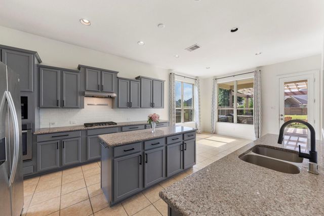 10235 S Goshawk Trail, Conroe, TX 77385