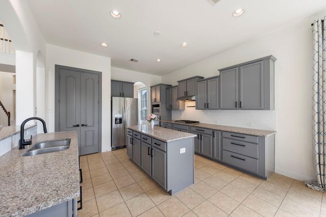 10235 S Goshawk Trail, Conroe, TX 77385