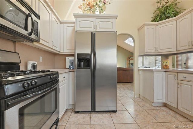 1600 Milburn Court, Wantagh, NY 11793