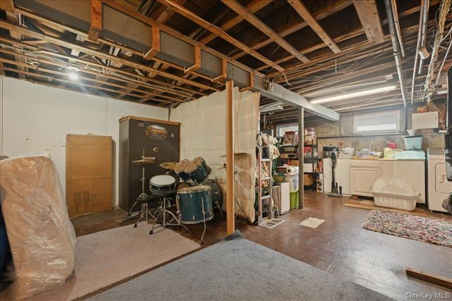 1600 Milburn Court, Wantagh, NY 11793