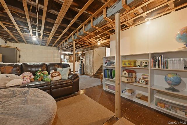 1600 Milburn Court, Wantagh, NY 11793