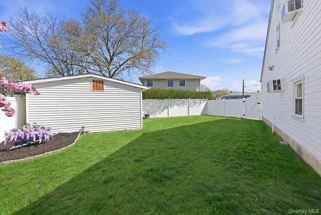 1600 Milburn Court, Wantagh, NY 11793