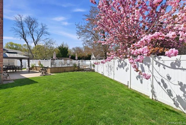 1600 Milburn Court, Wantagh, NY 11793