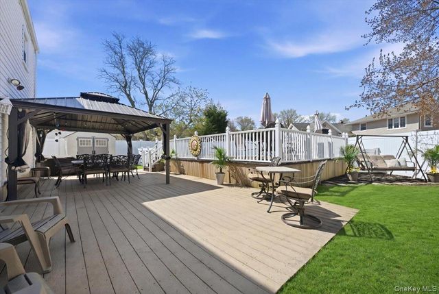 1600 Milburn Court, Wantagh, NY 11793