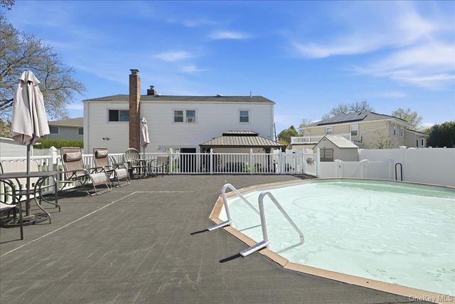 1600 Milburn Court, Wantagh, NY 11793