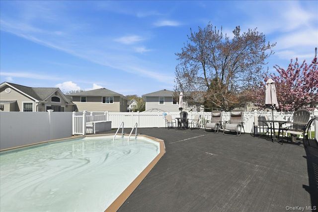 1600 Milburn Court, Wantagh, NY 11793