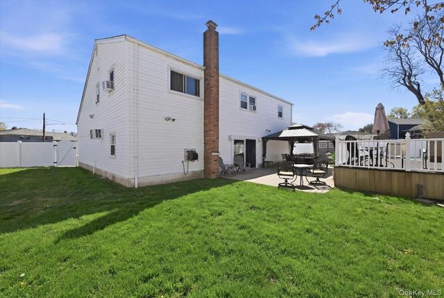 1600 Milburn Court, Wantagh, NY 11793