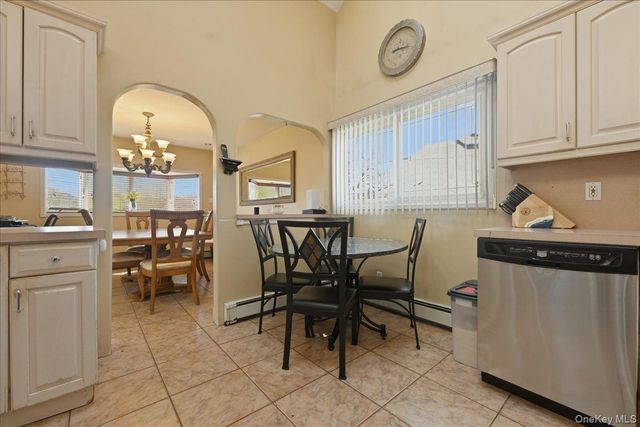 1600 Milburn Court, Wantagh, NY 11793