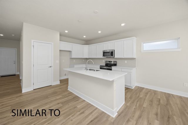 16724 Walnut Meadows Circle, Urbandale, IA 50323