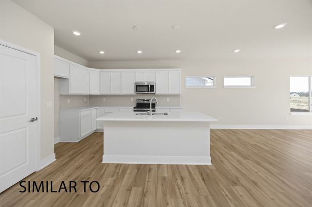 16724 Walnut Meadows Circle, Urbandale, IA 50323