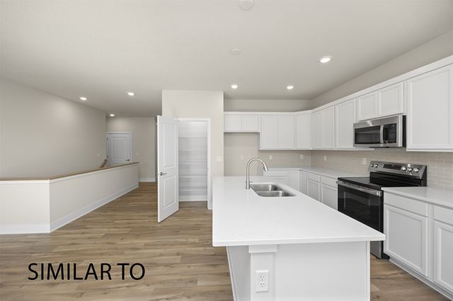 16724 Walnut Meadows Circle, Urbandale, IA 50323