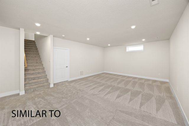 16724 Walnut Meadows Circle, Urbandale, IA 50323