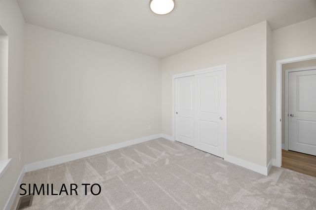 16724 Walnut Meadows Circle, Urbandale, IA 50323