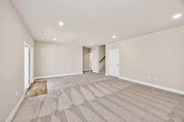 16724 Walnut Meadows Circle, Urbandale, IA 50323