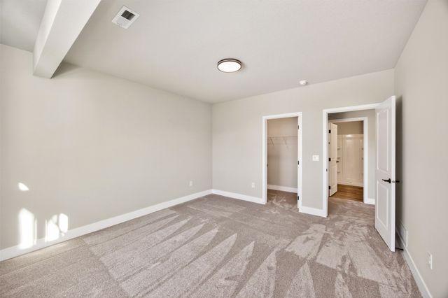 16724 Walnut Meadows Circle, Urbandale, IA 50323