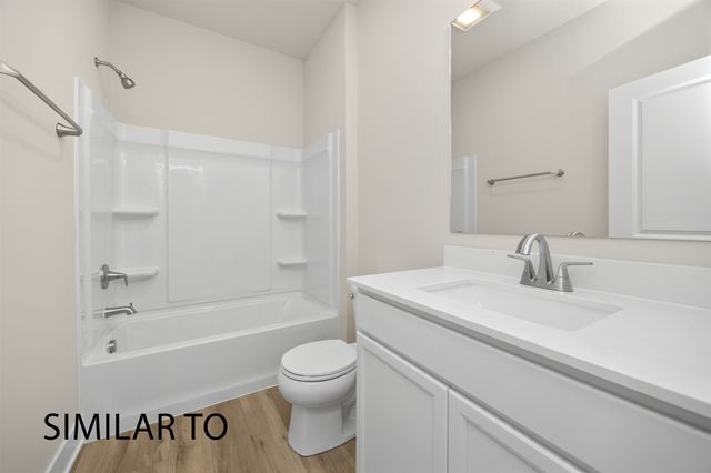 16724 Walnut Meadows Circle, Urbandale, IA 50323