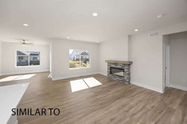 16724 Walnut Meadows Circle, Urbandale, IA 50323