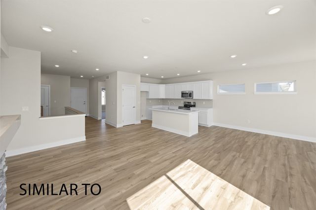 16724 Walnut Meadows Circle, Urbandale, IA 50323