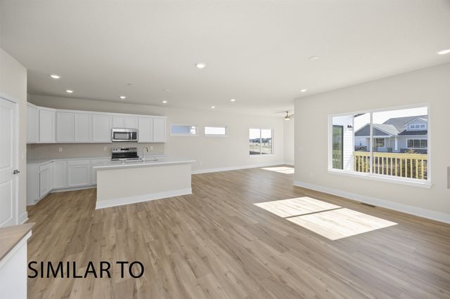 16724 Walnut Meadows Circle, Urbandale, IA 50323