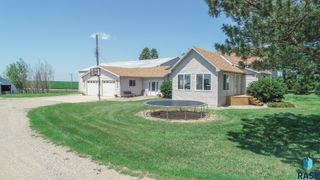 270 31st St Street, Hills, MN 56138