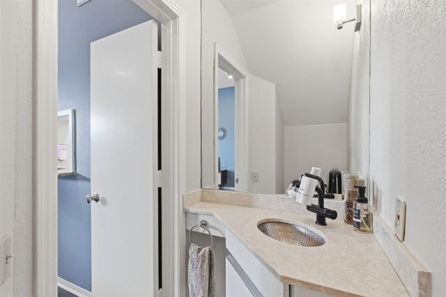 5990 Lindenshire Lane 111, Dallas, TX 75230