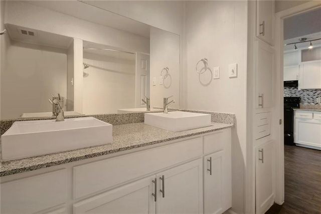 2900 Cole ST 308, Austin, TX 78705