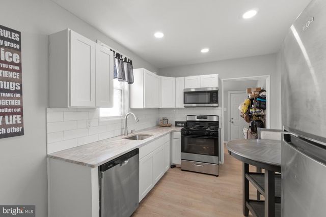 305 BROADWAY, Westville, NJ 08093