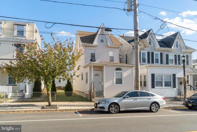 305 BROADWAY, Westville, NJ 08093