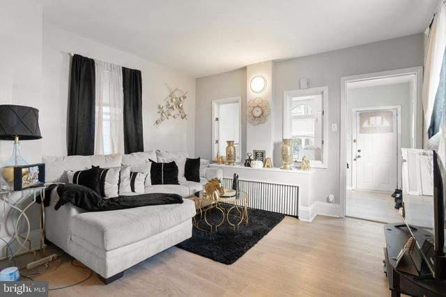 305 BROADWAY, Westville, NJ 08093