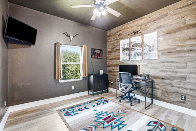 916 Devils River Drive, Granbury, TX 76048