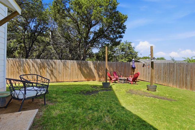 916 Devils River Drive, Granbury, TX 76048