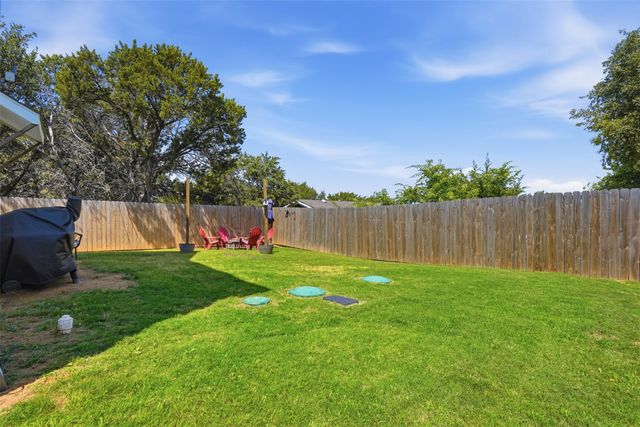 916 Devils River Drive, Granbury, TX 76048
