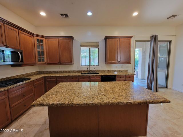 6335 S ROANOKE Street, Gilbert, AZ 85298