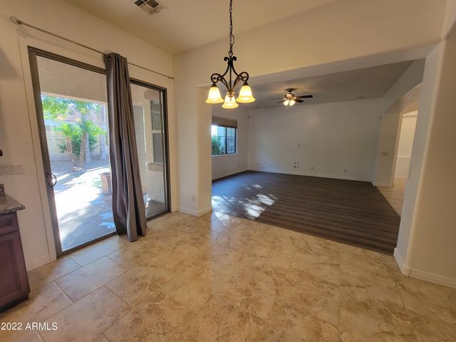 6335 S ROANOKE Street, Gilbert, AZ 85298