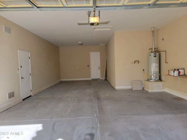 6335 S ROANOKE Street, Gilbert, AZ 85298