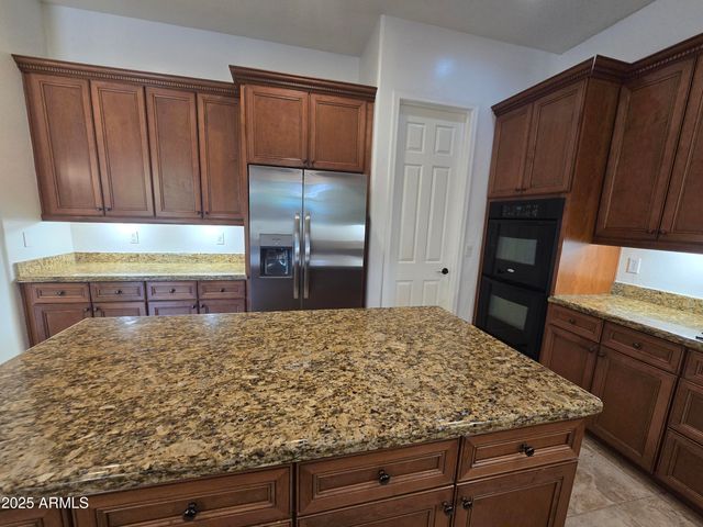 6335 S ROANOKE Street, Gilbert, AZ 85298