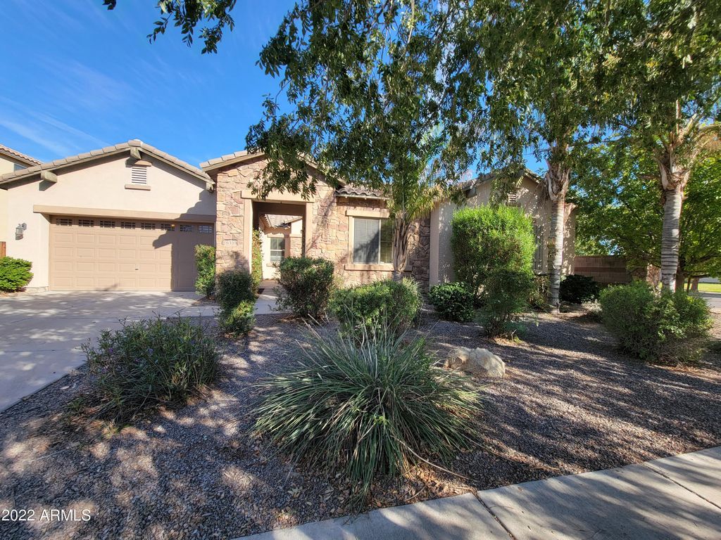 6335 S ROANOKE Street, Gilbert, AZ 85298