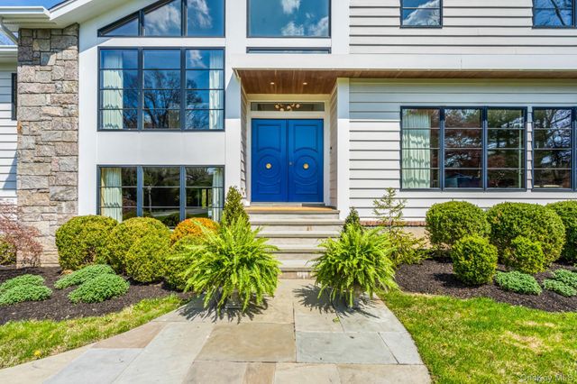 68 Brookside Drive, Manhasset, NY 11030