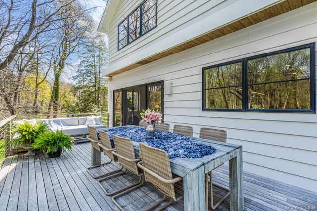 68 Brookside Drive, Manhasset, NY 11030