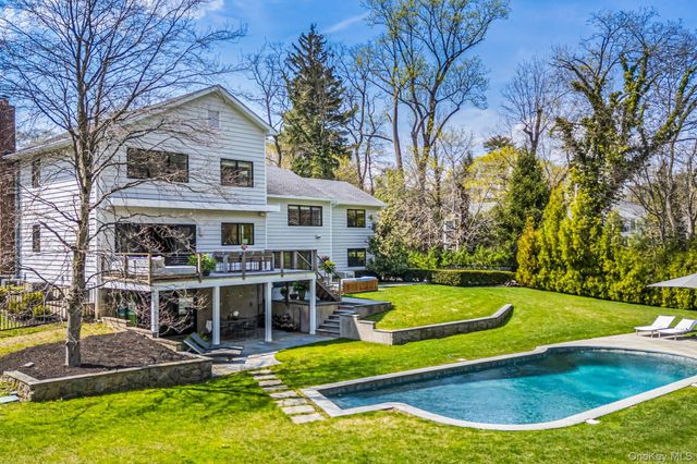68 Brookside Drive, Manhasset, NY 11030
