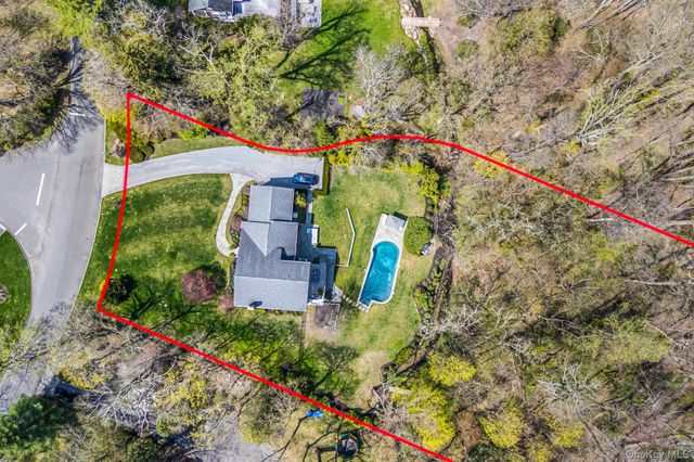 68 Brookside Drive, Manhasset, NY 11030
