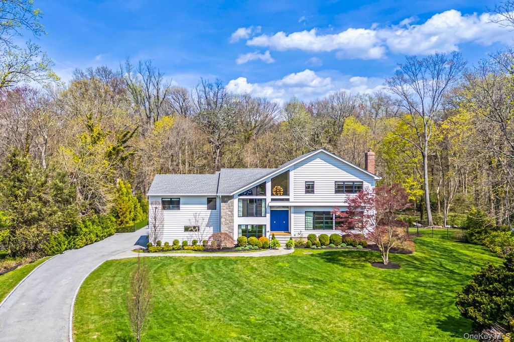 68 Brookside Drive, Manhasset, NY 11030
