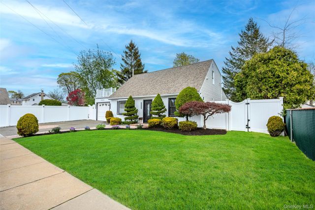 2181 Hortense Avenue, Seaford, NY 11783