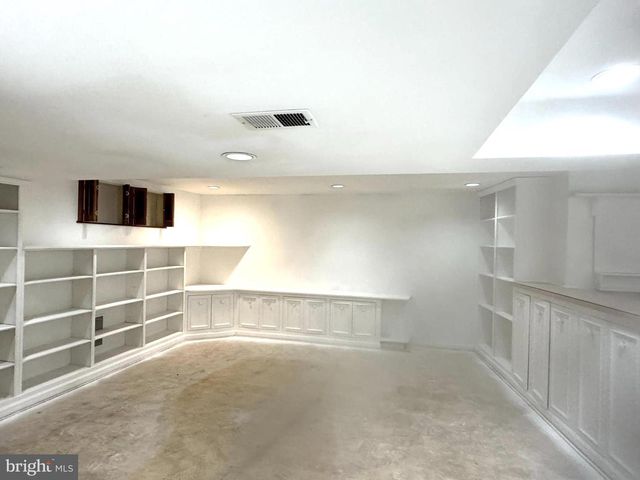 9217 DOROTHY LN, Springfield, VA 22153