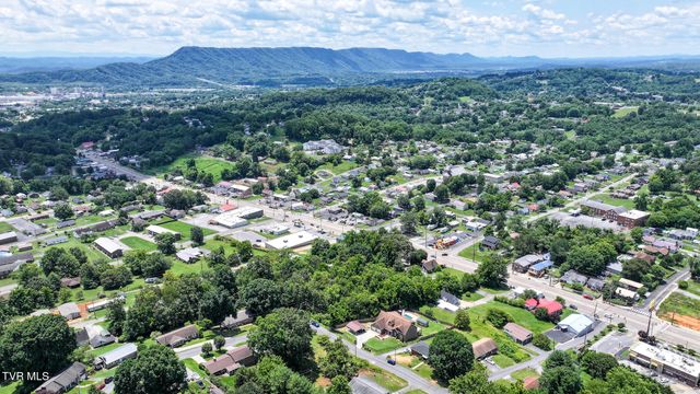 1404 Van Oaks Drive, Kingsport, TN 37665