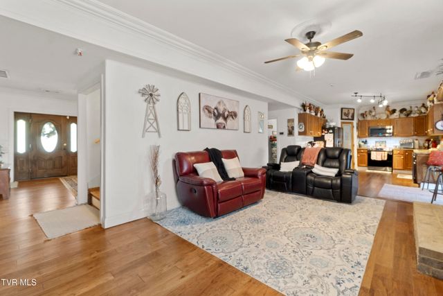 1404 Van Oaks Drive, Kingsport, TN 37665