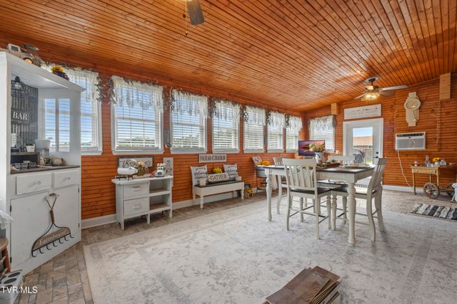 1404 Van Oaks Drive, Kingsport, TN 37665