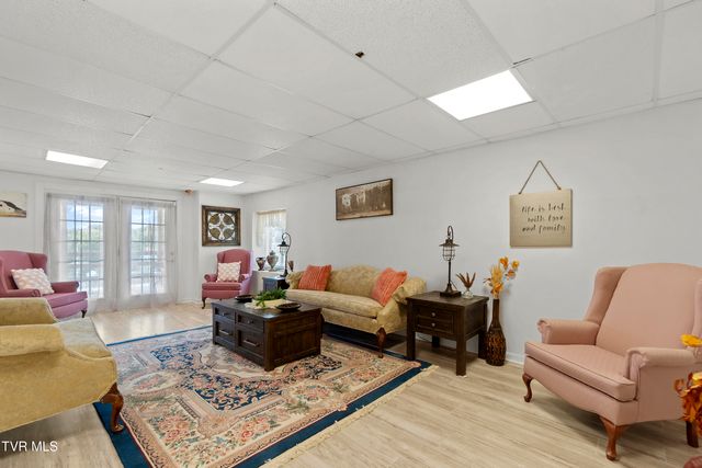 1404 Van Oaks Drive, Kingsport, TN 37665