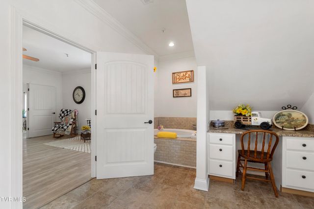 1404 Van Oaks Drive, Kingsport, TN 37665